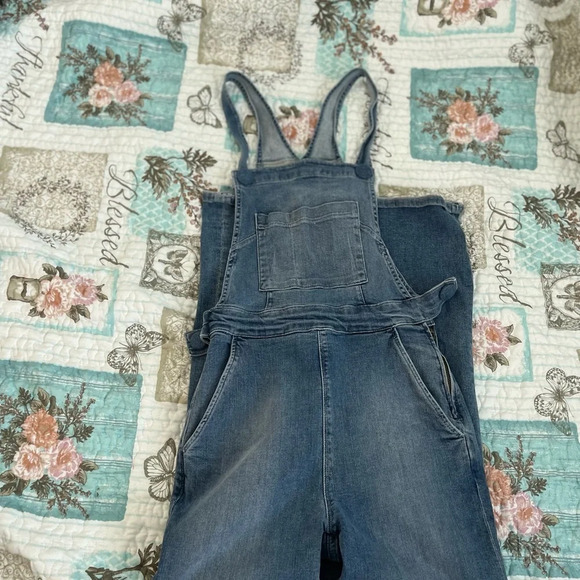 Frame Denim flare overall jeans - Picture 3 of 7